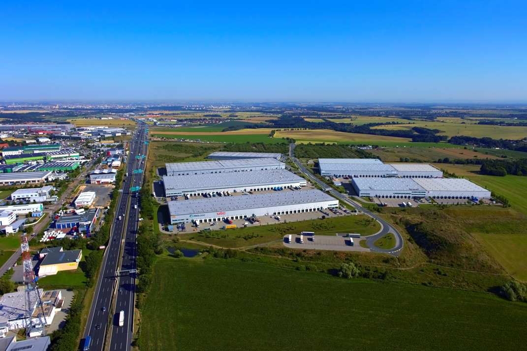 Logisztikai park és disztribúciós központ a  Prologis Park Prague D1 East területén