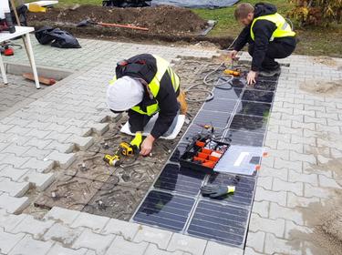 A Prologis a Platióval teszteli a világ első napelemes térburkolatrendszerét logisztikai parkban